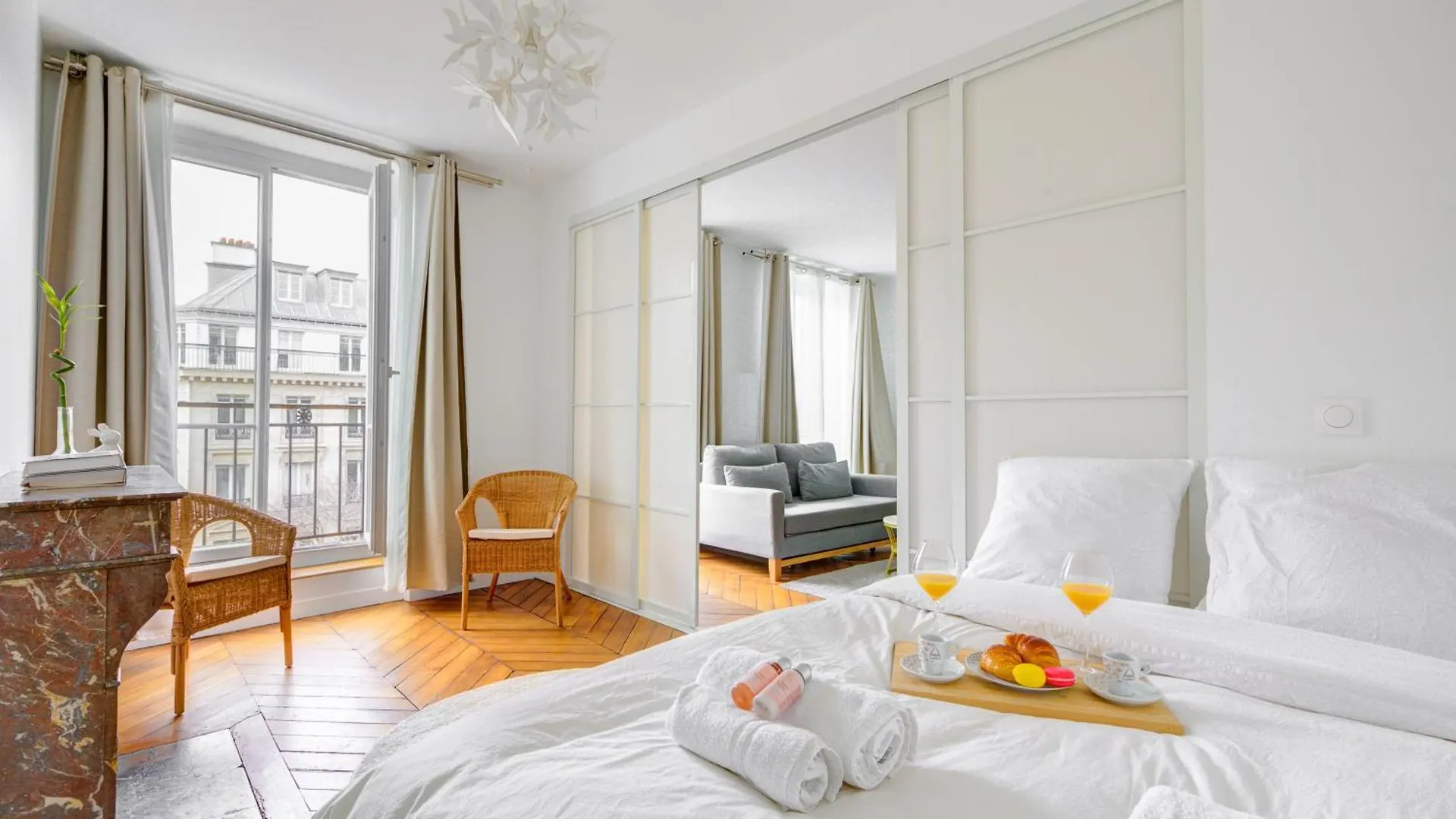 Stylish Luxury Suite - Hyper Centre Paris Apartment